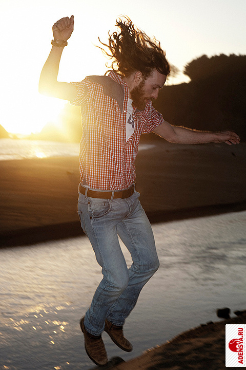 Wrangler представил новую коллекцию весна-лето 2011 «Worn Across America» Wrangler представил новую коллекцию весна-лето 2011 «Worn Across America»