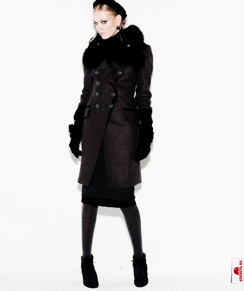 Пальто с меховым воротником