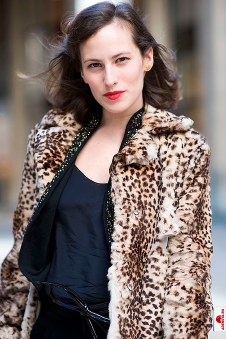 Фото №2: charlotte olympia designer