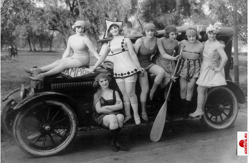 история возникновения купального костюма Фото №2: история возникновения купальников