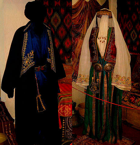 Фото №10: национальный костюм крымских татар