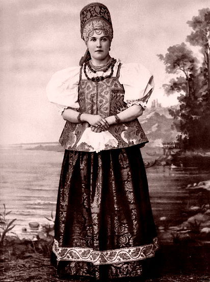 Фото №5: русский национальный костюм