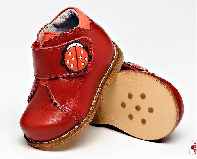 Лучшая обувь для малышей. Ботинки для детей. Фирменная обувь. Детские ботинки брендовые. Фирменная детская обувь.